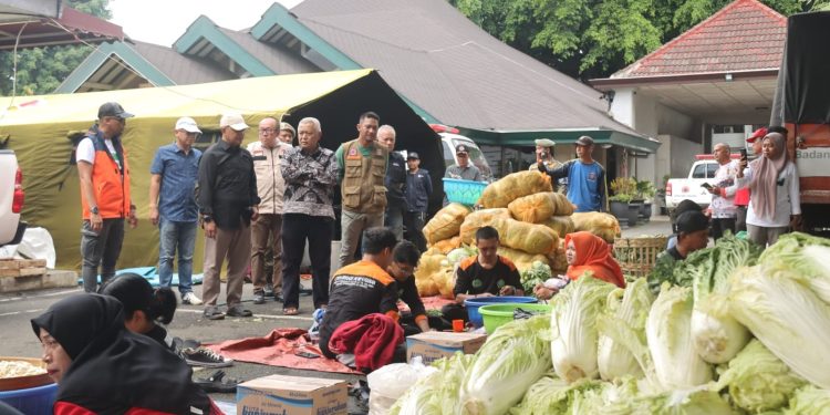 Bupati Malang Tinjau Kesiapan Dapur Umum 30000 Porsi untuk Harlah 1 Abad NU