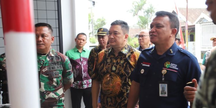 Sekda Dampingi Wadirut Tinjau Percepatan Pembangunan KDKMP Randuagung Singosari