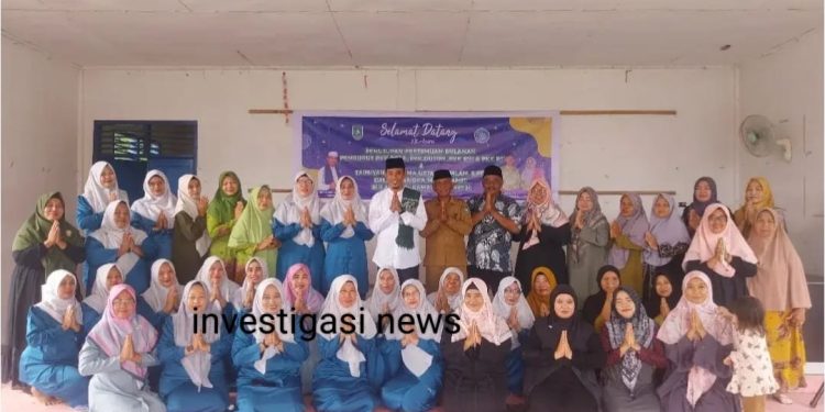 Penutupan pertemuan bulanan pengurus PKK desa dan tausyiah menyambut Ramadan 1447 H