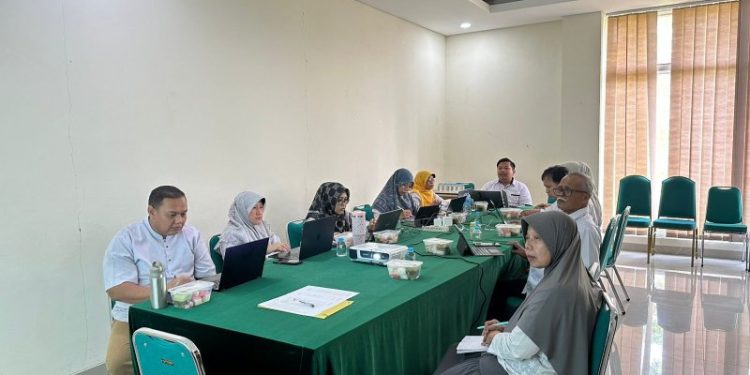 Bedah Penulisan Artikel Ilmiah untuk Percepatan Kenaikan Jabatan Fungsional FIP UNP