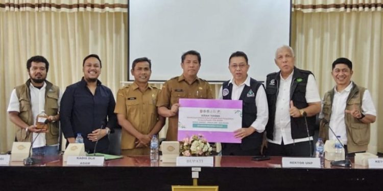 PPKLH dan Renol Energy Sumbang 1 Ton Solar untuk Bencana Agam