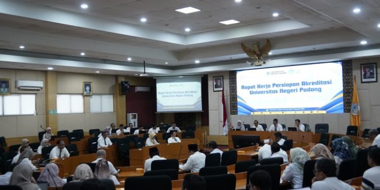 Kukuhkan 628 Calon Guru Profesional dalam Orientasi PPG di UNP